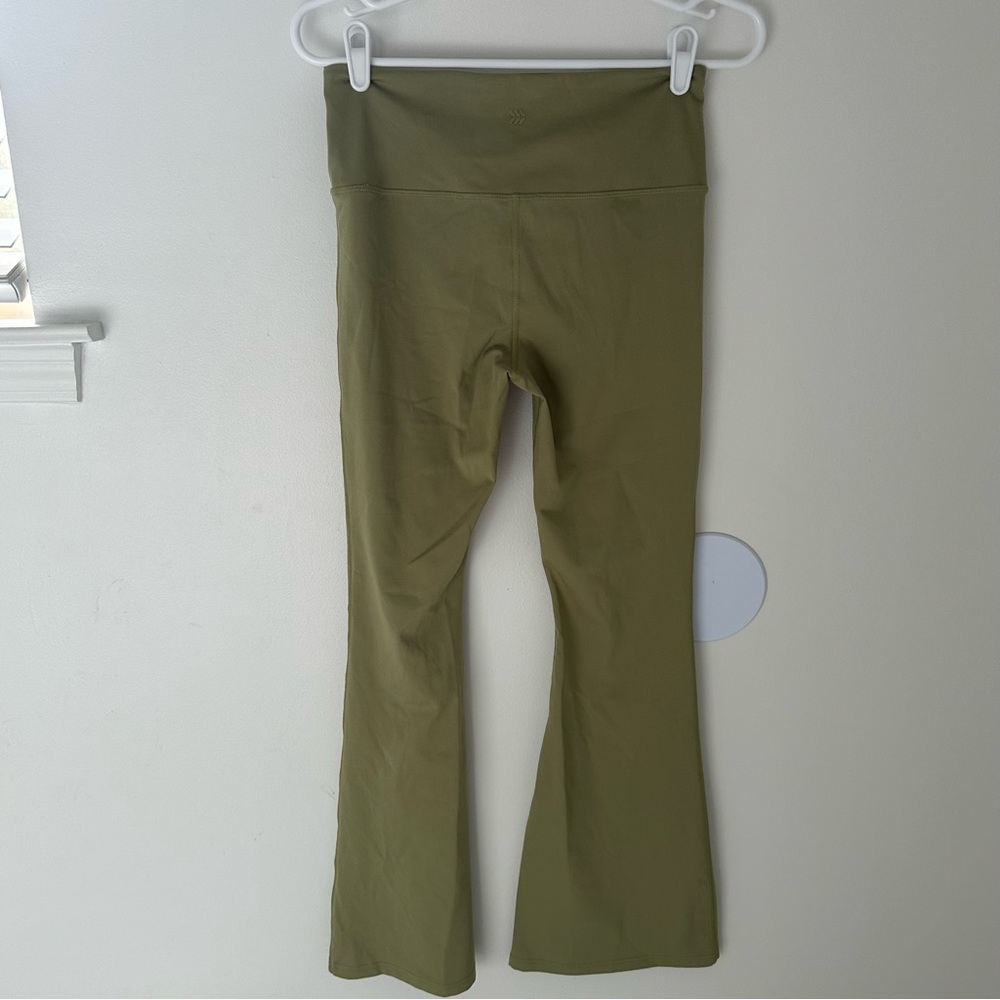 All in Motion Brushed Sculpt Ultra High Rise Flare Leggings - Picture 5 of 8